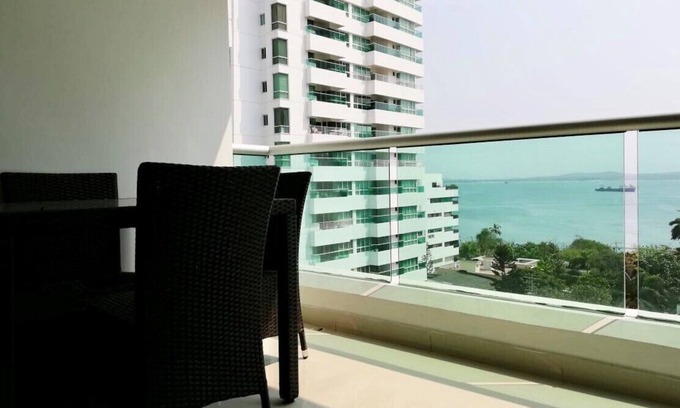 Castillogrande Apartment | Beach, breeze, and sea!