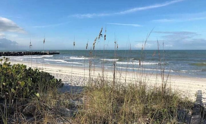 Pass-a-Grille House | Beach Cottage-Pass a Grille- Steps to beach