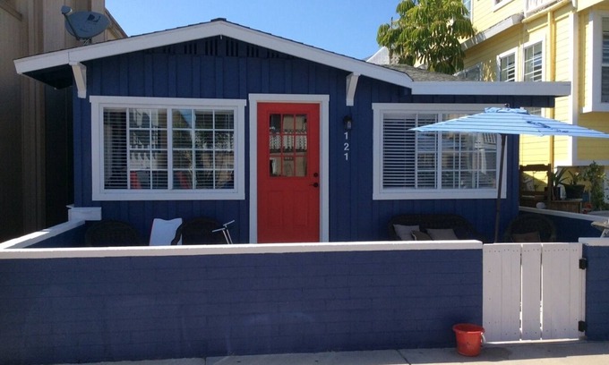 West Newport Cottage | BEACH COTTAGE, SURF & SAND, BEST BEACH!