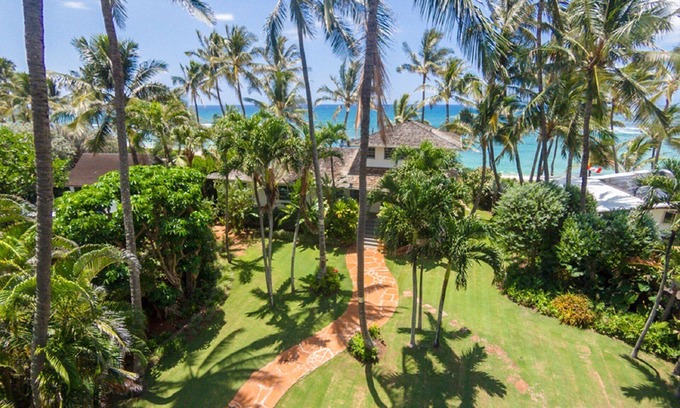 Haleiwa House | Beach-front Estate - North Shore, private setting, close to Haleiwa & surf spots