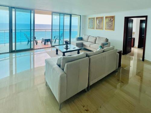 San Geronimo Apartment | Beach Front Penthouse in Exclusive Tower