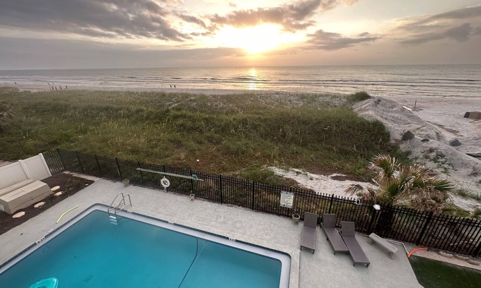 Jacksonville Beach Condo | Beach Front BalconynLuxury Condo Directly on the Ocean