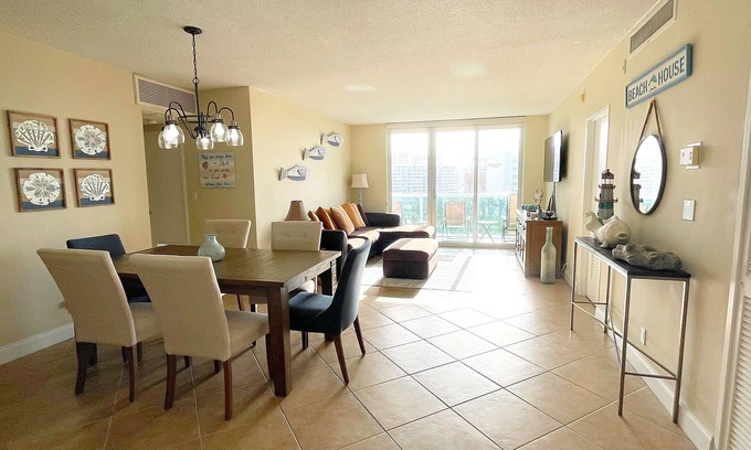 Seybold Condo | Beach House - 5 star Luxury 2 Bed, 2 Bath on the beach
