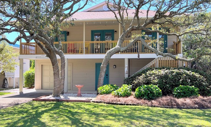 Yaupon Beach House | Beach House Just Steps To The Ocean With Partial Sea View & No Parking Fees!