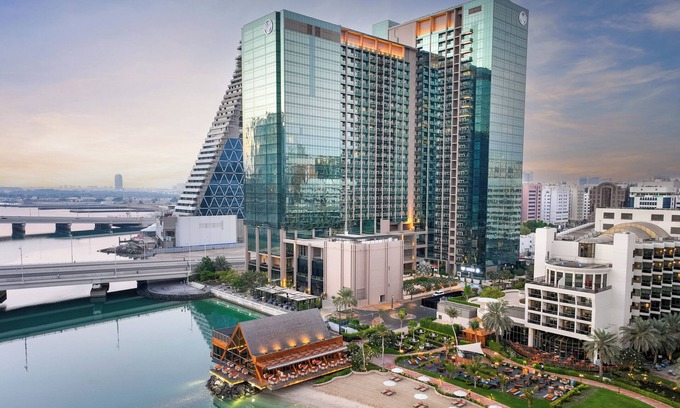 Al Zahiyah Hotel | Beach Rotana Residences