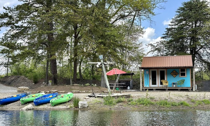 Jasonville Cottage | BEACH STYLE LAKESIDE MINI COTTAGE