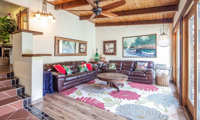 Three Rivers House | Beach to park in 9 min. Most Convenient location to village amenities.