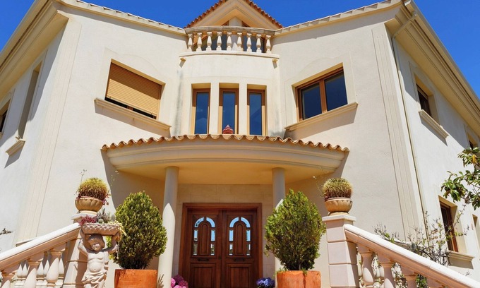 El Molinar Villa | BEACH VILLA WITH PRIVATE POOL
