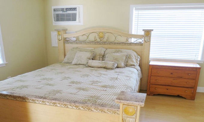 Ilexhurst Villa | Beach Walk #2 Beach Side Villa