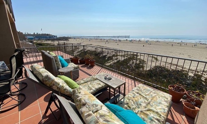 Downtown Condo | Beachfront 3 BDR Downtown Pismo Beach.