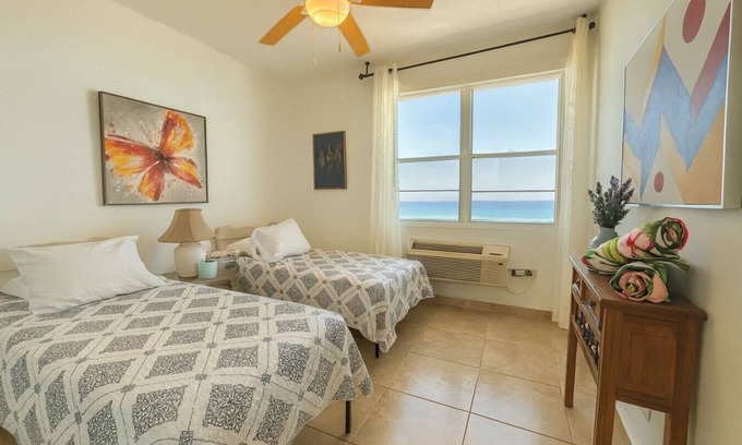 Guayabo Apartment | Beachfront 7th floor unit with amazing views