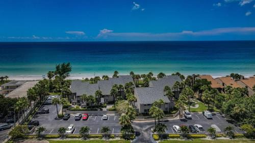 Belleair Beach House | Beachfront Aldea 11