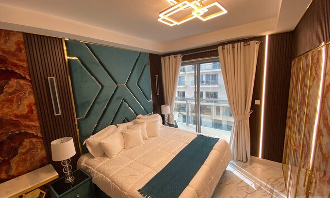 Ras Al Khaimah Apartment | Beachfront Apartment with Luxurious King-size bed Marjan Island Living UAE Dubai