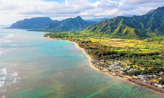 North Shore Cottage | Beachfront Bliss - Steps to the sand!