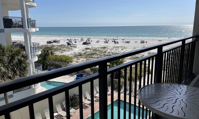 Belle Vista Condo | Beachfront condo on the Gulf of Mexico