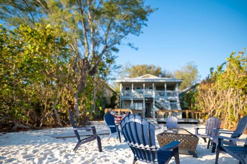 Treasure Island Villa | Beachfront Estate Treasure Island Paradise 6BD 3BA with Observation Deck