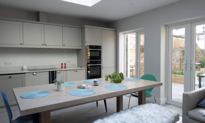 Deal House | Beachfront Family House + Annexe - Sleeps 10