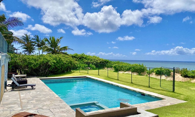 Pupukea House | Beachfront Five Bedroom Home w/Oceanfront Pool at Sunset Beach.