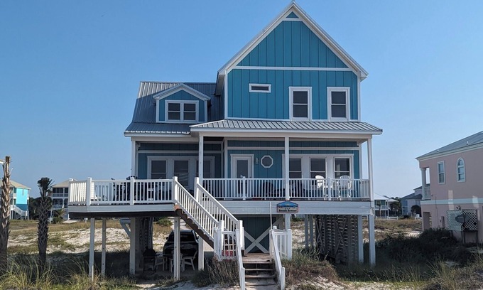 Fort Morgan House | BEACHFRONT Gulf of America~5br~Sleeps 14~On Beach~2 Pools/Tennis/Pickleball