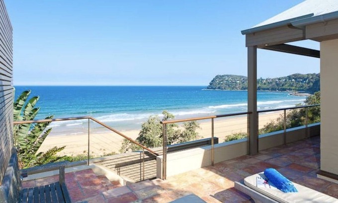 Whale Beach House | Beachfront Home