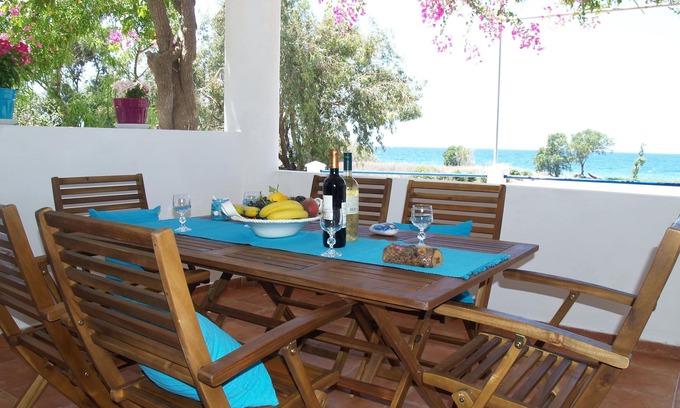 Kalavarda House | BEACHFRONT HOUSE WITH MAGICAL SUNSETS