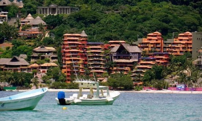 Ixtapa - Zihuatanejo Villa | Beachfront Luxury 3BR Villa, Playa La Ropa - Zihuatanejo