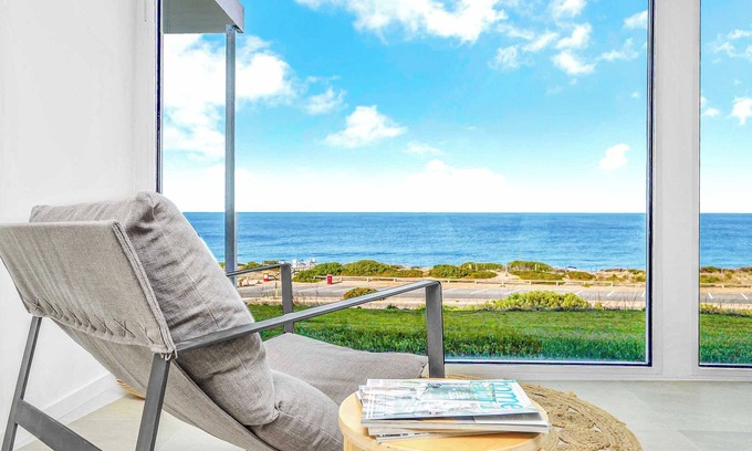 Hayborough Apartment | Beachfront on Seagull - Uninterrupted Seaviews.