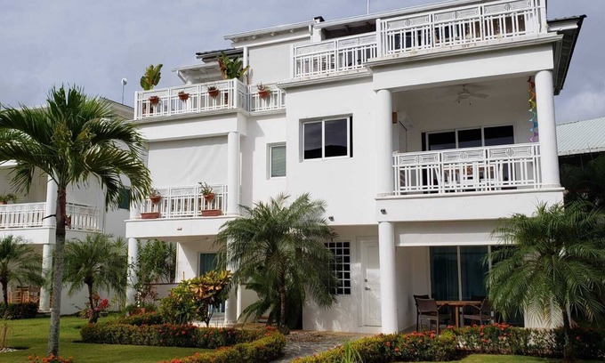 La Iglesia Condo | Beachfront Paradise 1 bedroom condo, 50 meters from Playa Popy, sleeps up to 4