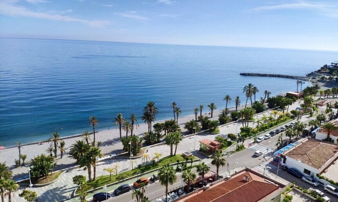 Velilla-Taramay Apartment | Beachfront, Pool, Wifi, Heating, Family, 6 People, Spacious