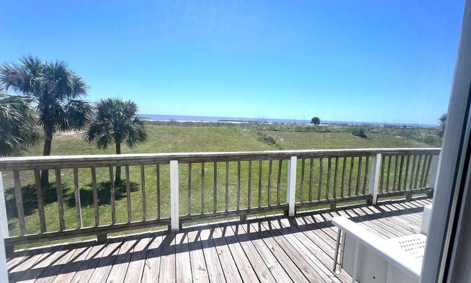 Grand Isle House | Beachfront Redfish- Coastal Realty Group