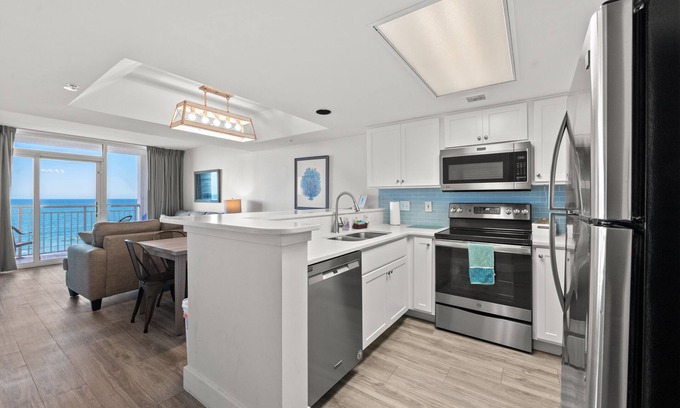 Myrtle Beach Condo | BEACHFRONT-Remodeled 200 + 5-star reviews- Best LOCATION River- 6th Floor