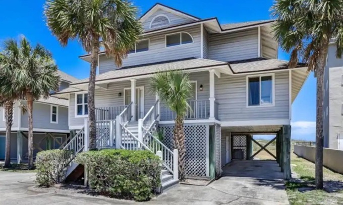 Ocean Cay House | Beachfront Retreat with stunning views. Family sized townhouse