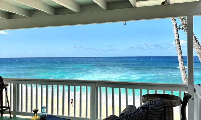Haleiwa Apartment | Beachfront Studio in North Shore - Upper Unit