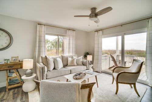 Beachwalk Apartment | Beachfront Saint Helena Island Condo with Amenities!