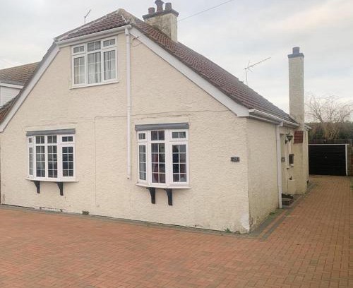 Herne Bay House | Beachside Family Home Sleeps 8 with Parking