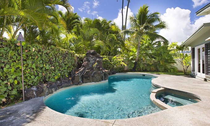 Kailua House | Beachside Kailua AC 3min to beach - DATES AVAIL! Min Stay 7 Nights-CONTACT HOST