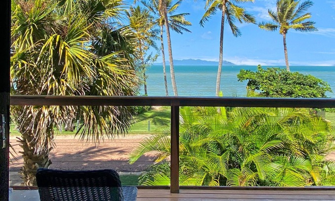 Nelly Bay Apartment | Beachside Palms Unit 2