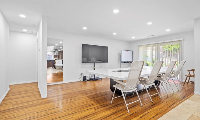 Olde Carlsbad House | Beachside Work & Creativity Retreat