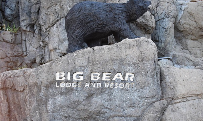 Pigeon Forge Condo | Bear Elegance in the Heart of Pigeon Forge