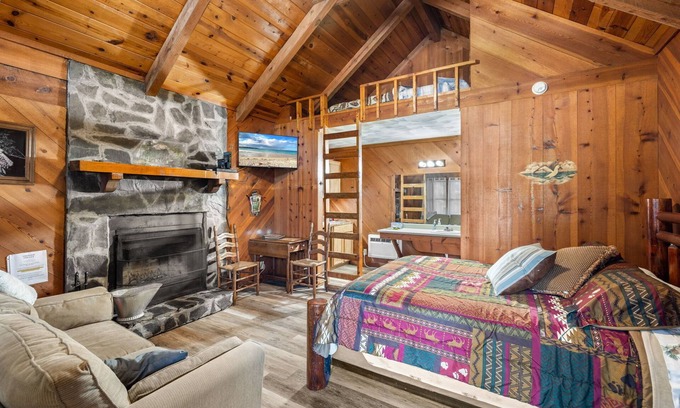 Sautee Nacoochee Cottage | Bear Paw Cottage #5 Queen Log Bed: COZY!: Pet Friendly; 2 Adults/2 Children Max