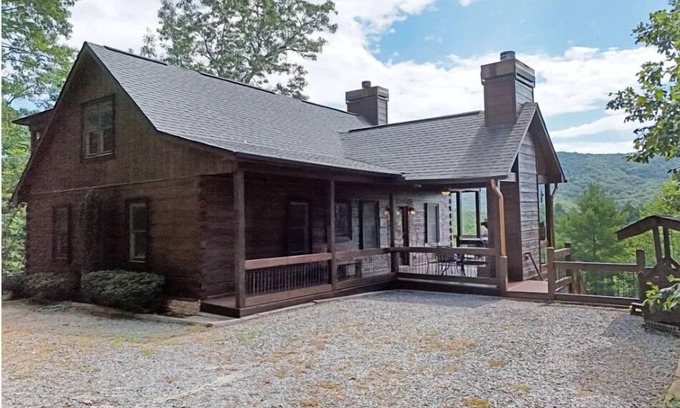 Mineral Bluff Cabin | Bear View Cabin | Enchanting 5-Bedroom Mountain Cabin with Stunning Views