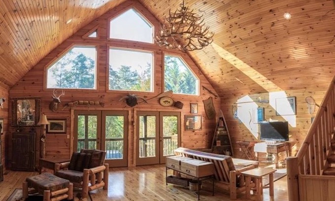 Dahlonega House | Bearly Hook'd Chestatee Riverfront Cabin