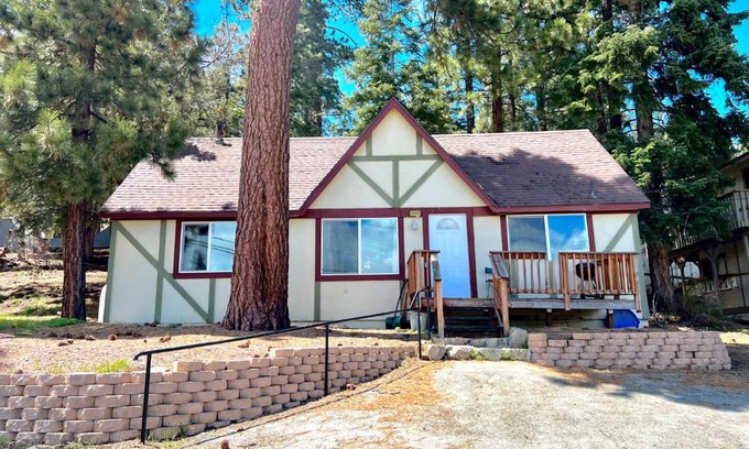 Big Bear Lake House | Bears Eye View - Steps to Bear Mountain Ski Resort!