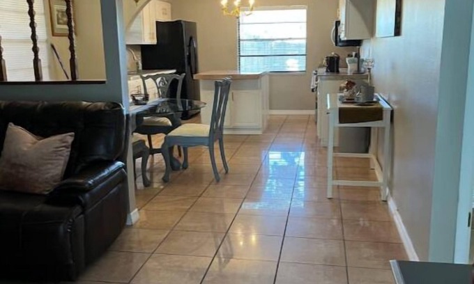 Hudson House | Beautiful 2 bed/2bath home. King/Queen beds.