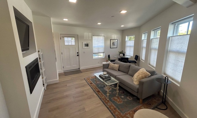 Corte Madera House | Beautiful 2-bedroom Bungalow - Walking Distance to Shops & Restaurants