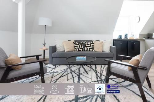 West Ham Apartment | Beautiful 2BDR Apartment By Homestyles Hosts Short Lets & Serviced Accommodation Stratford With Free WiFi & Free Parking