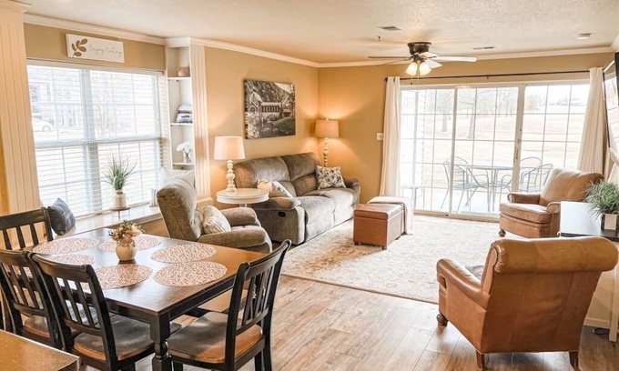 Branson Condo | Beautiful 2BR/2BA Condo. Holiday Hills Near Branson Landing/No Stairs