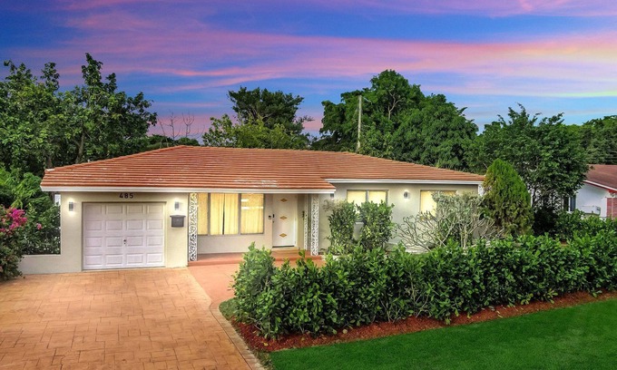 El Portal House | Beautiful 3 Bedroom 2 Bathroom Home in Quiet Miami Neighborhood Near Everything