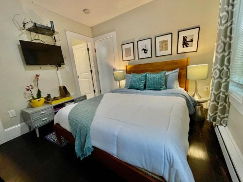 North End Apartment | Beautiful 3BR 3BA Duplex parking Best Location Boston