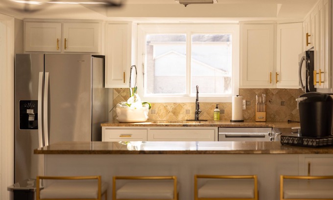 Huntsville House | BEAUTIFUL 4 Bed 3 Bath Renovated Furnished House S HSV 2 Car Garage NON SMOKING